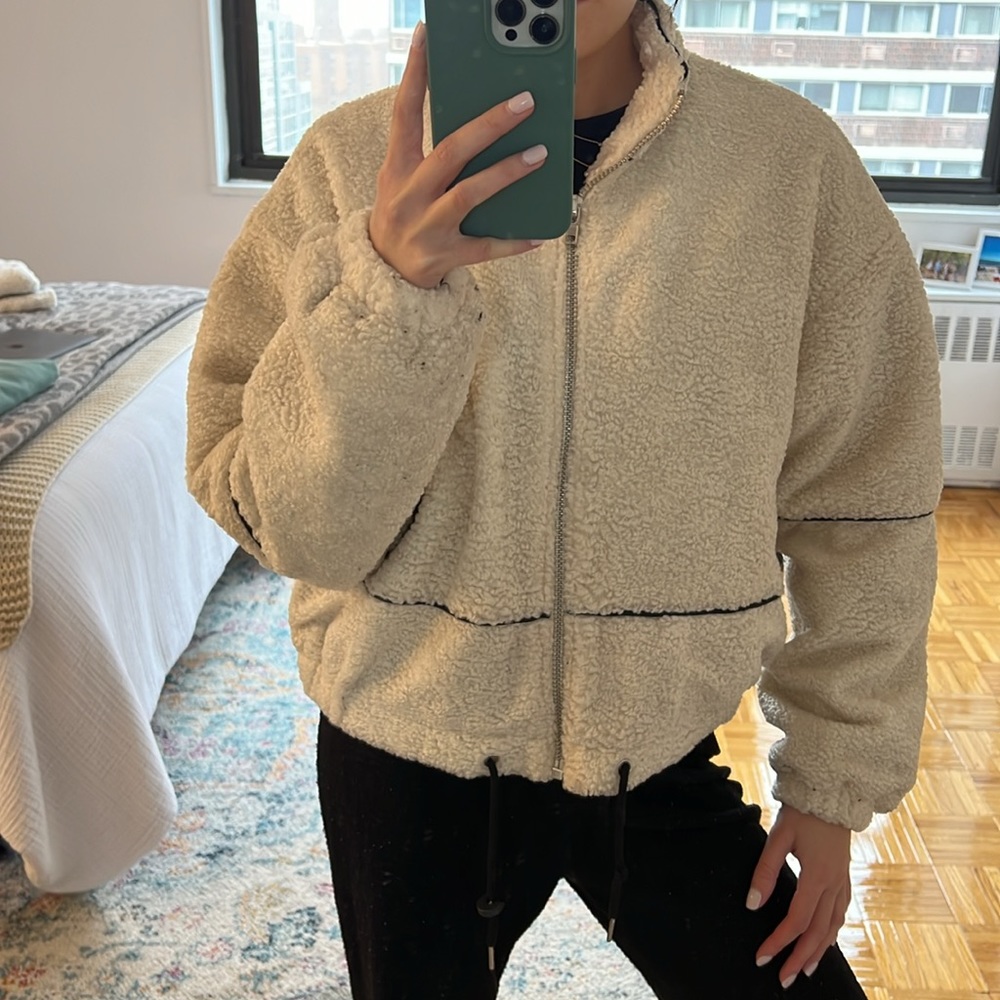 CREAM TEDDY JACKET size small - Picture 6 of 6